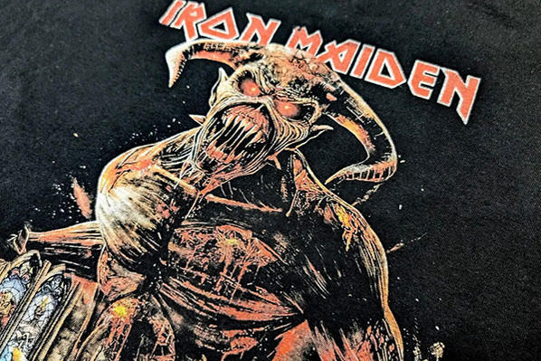7 Reasons Retro-Style Bulk Custom Tour Shirts Dominate Merch Tables